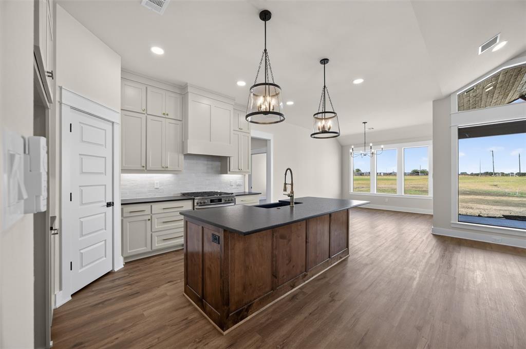 181 Chisholm Trail Property Photo 13
