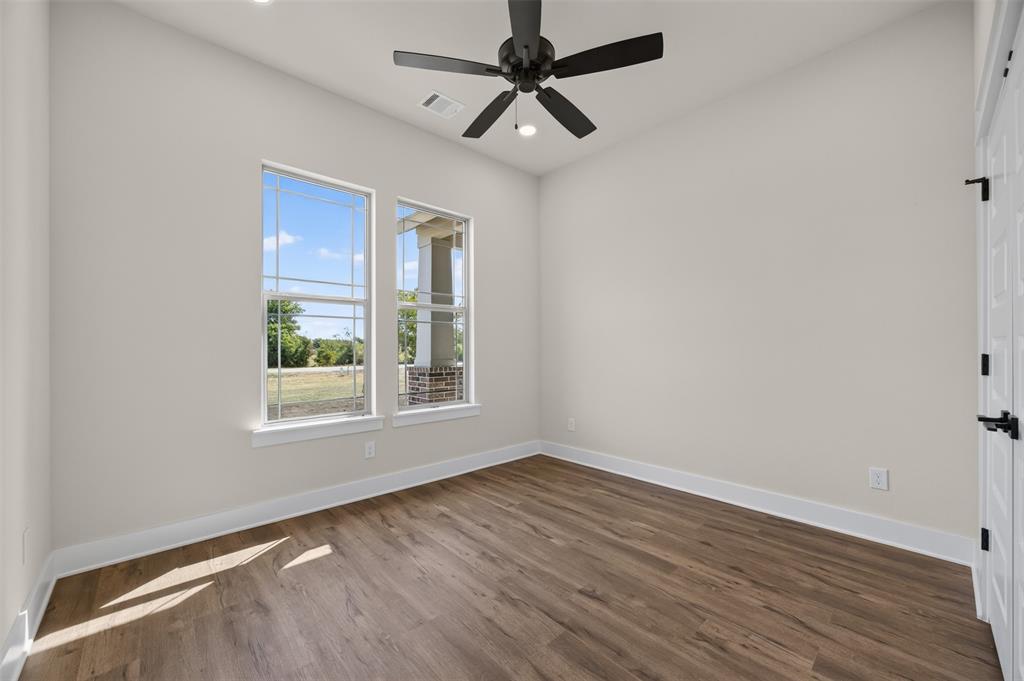181 Chisholm Trail Property Photo 28