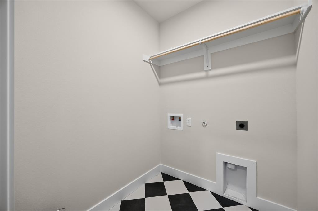181 Chisholm Trail Property Photo 34