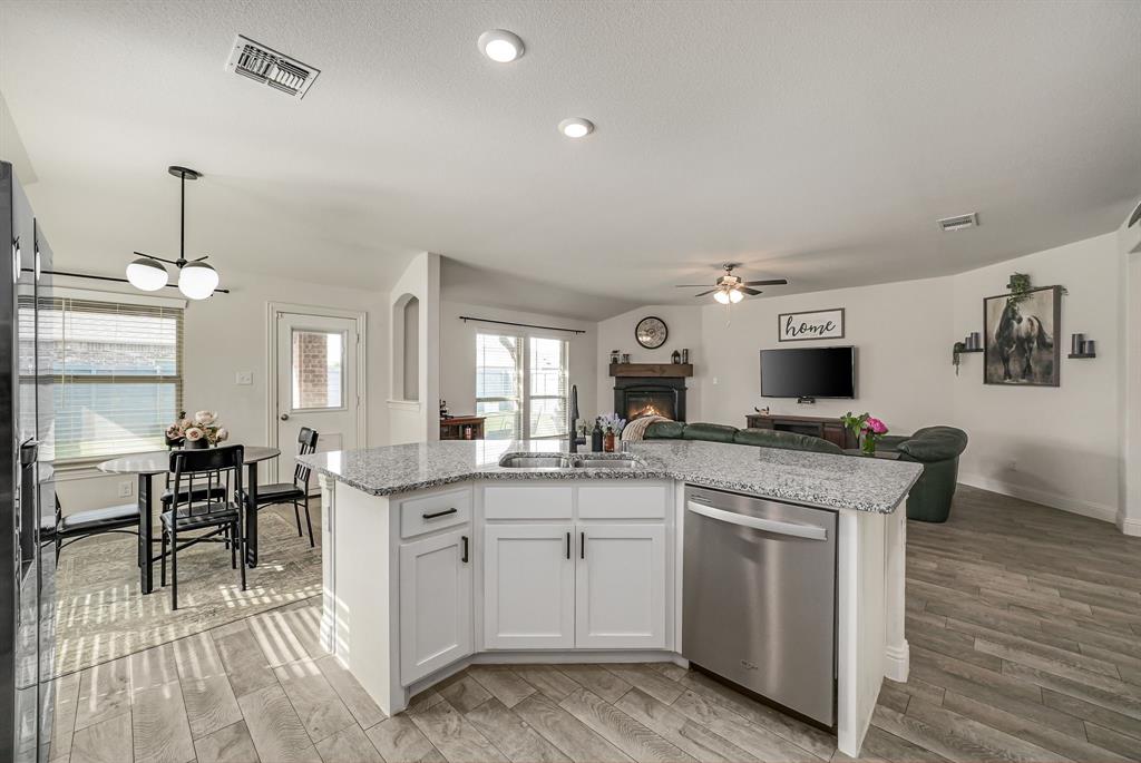 1528 Grassy Knoll Trail Property Photo 10