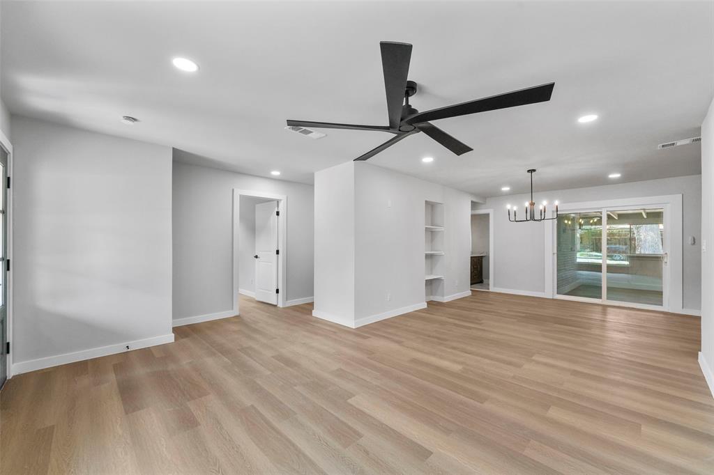 2122 Lemart Street Property Photo 3