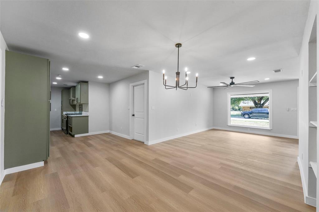 2122 Lemart Street Property Photo 6