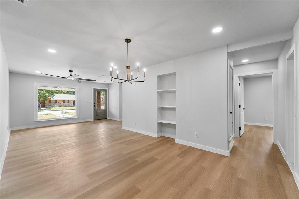 2122 Lemart Street Property Photo 7