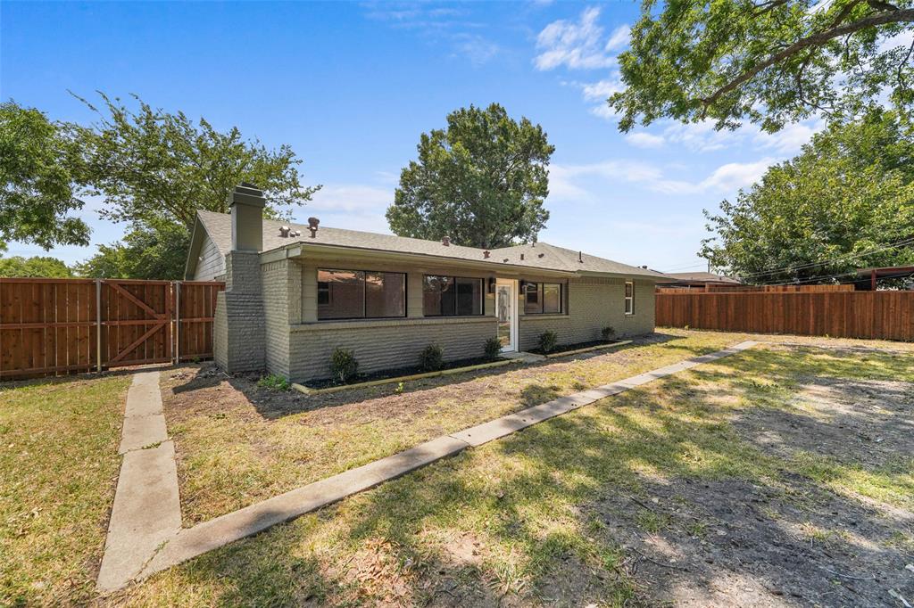 2122 Lemart Street Property Photo 14