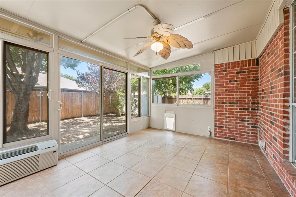 3321 Harbourtown Drive Property Photo 4
