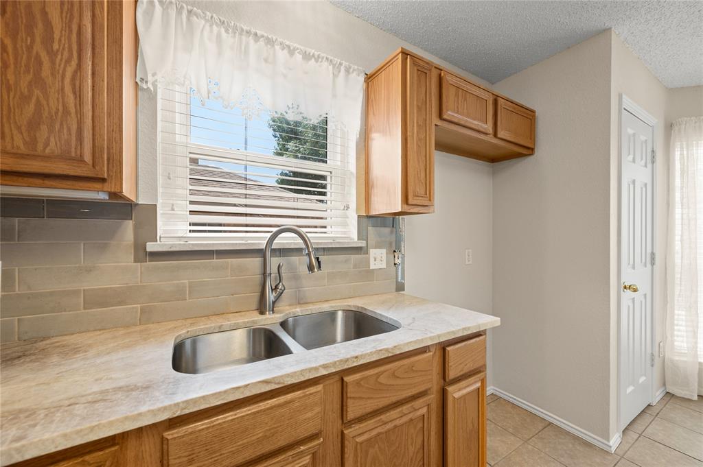 3321 Harbourtown Drive Property Photo 16