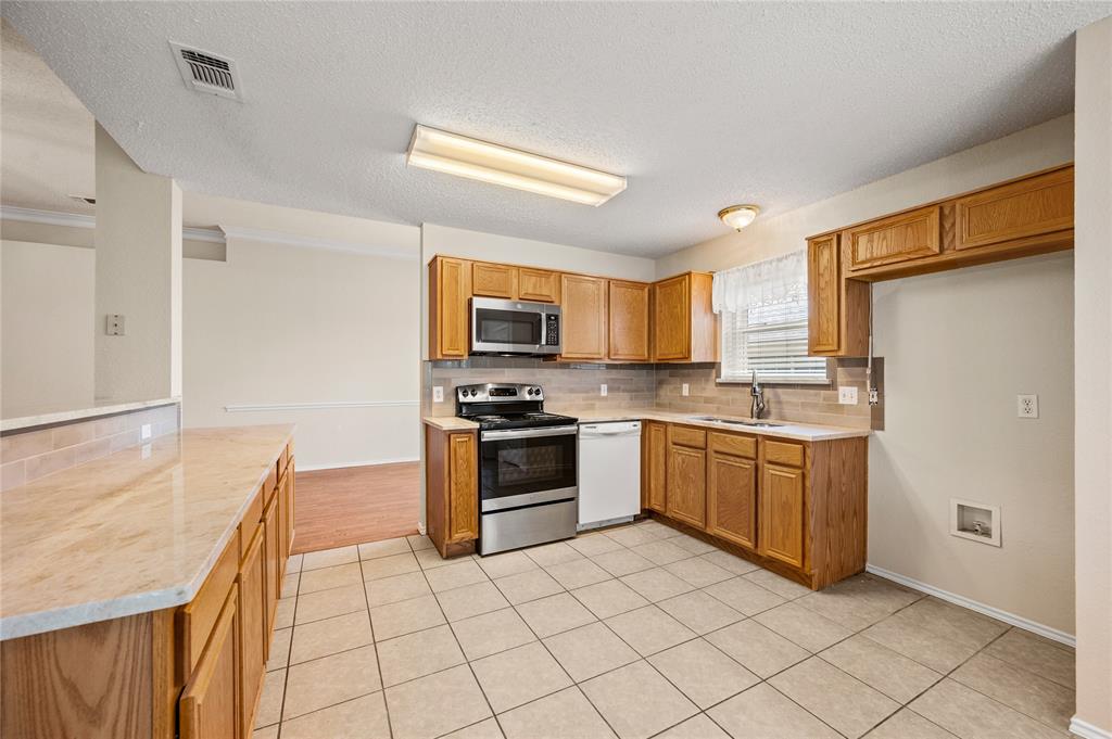 3321 Harbourtown Drive Property Photo 18