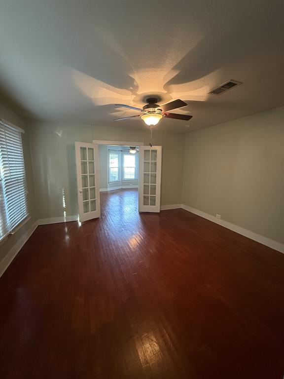 1108 S Travis Street Property Photo 5