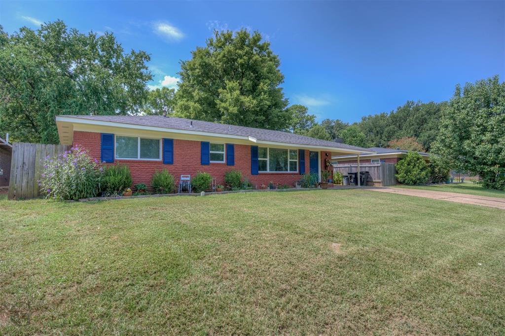 2612 Douglas Drive Property Photo 2