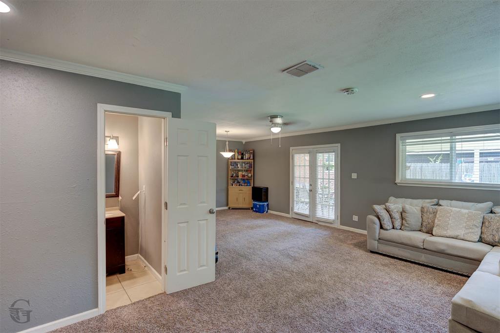 2612 Douglas Drive Property Photo 7