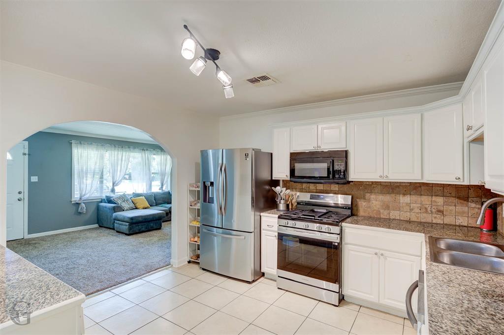 2612 Douglas Drive Property Photo 10