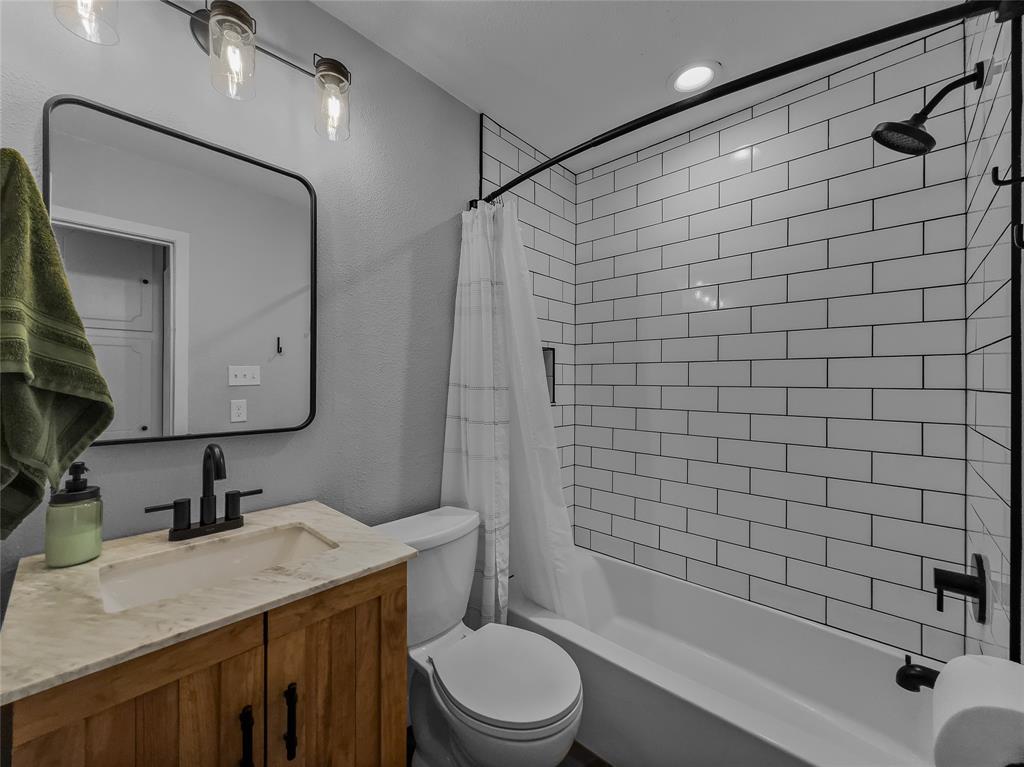 703 Whitener Road Property Photo 1