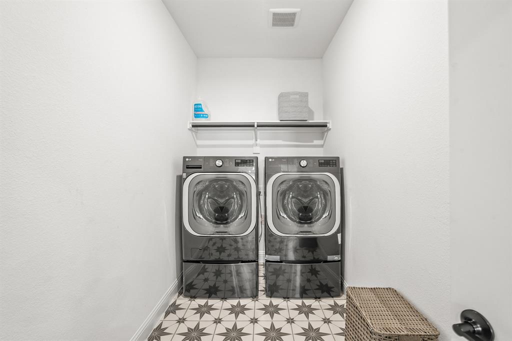 210 Midnight Trail Property Photo 15