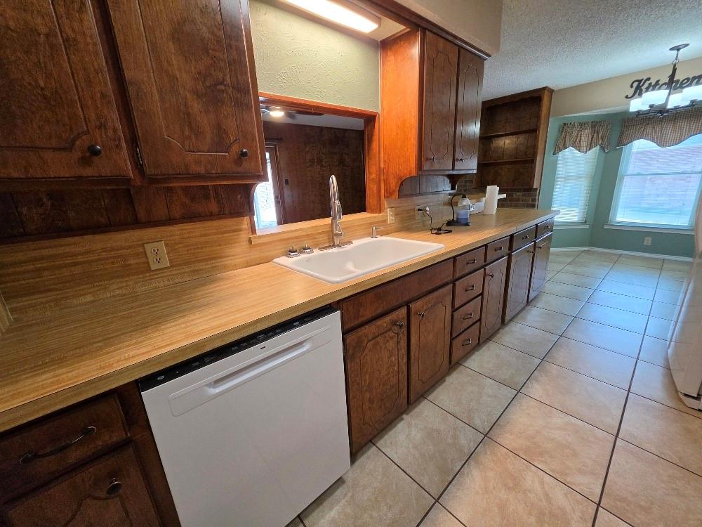 2024 Pebblecreek Drive Property Photo 8