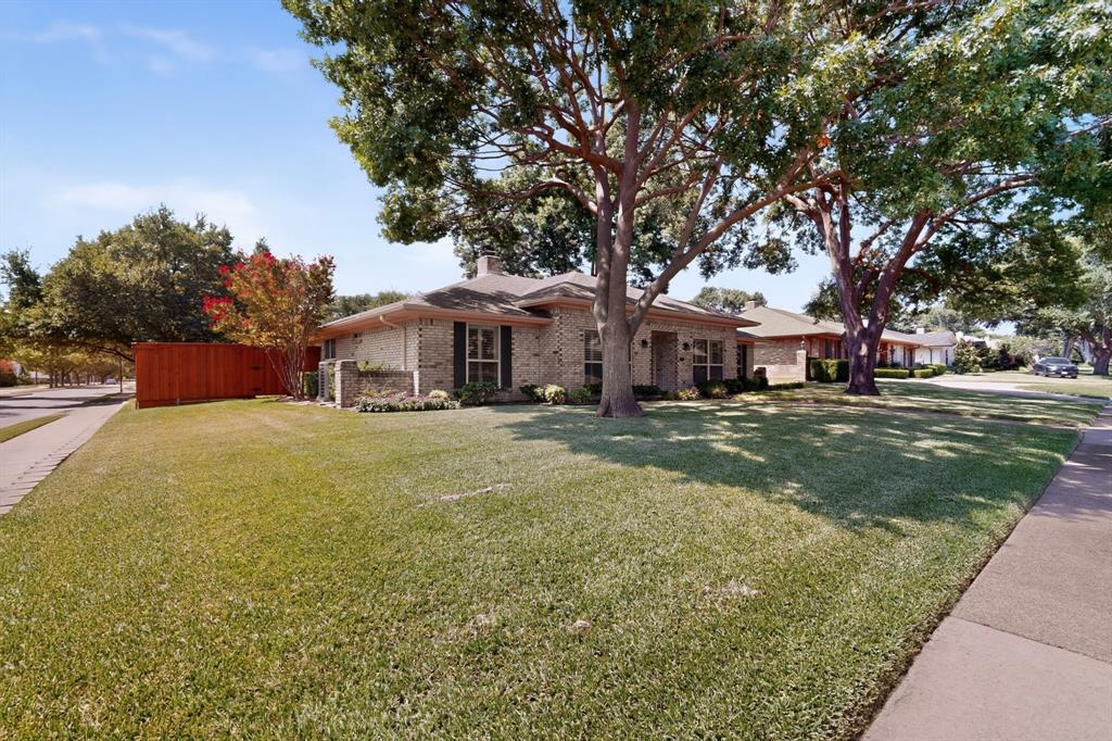 2612 Mollimar Drive Property Photo 3
