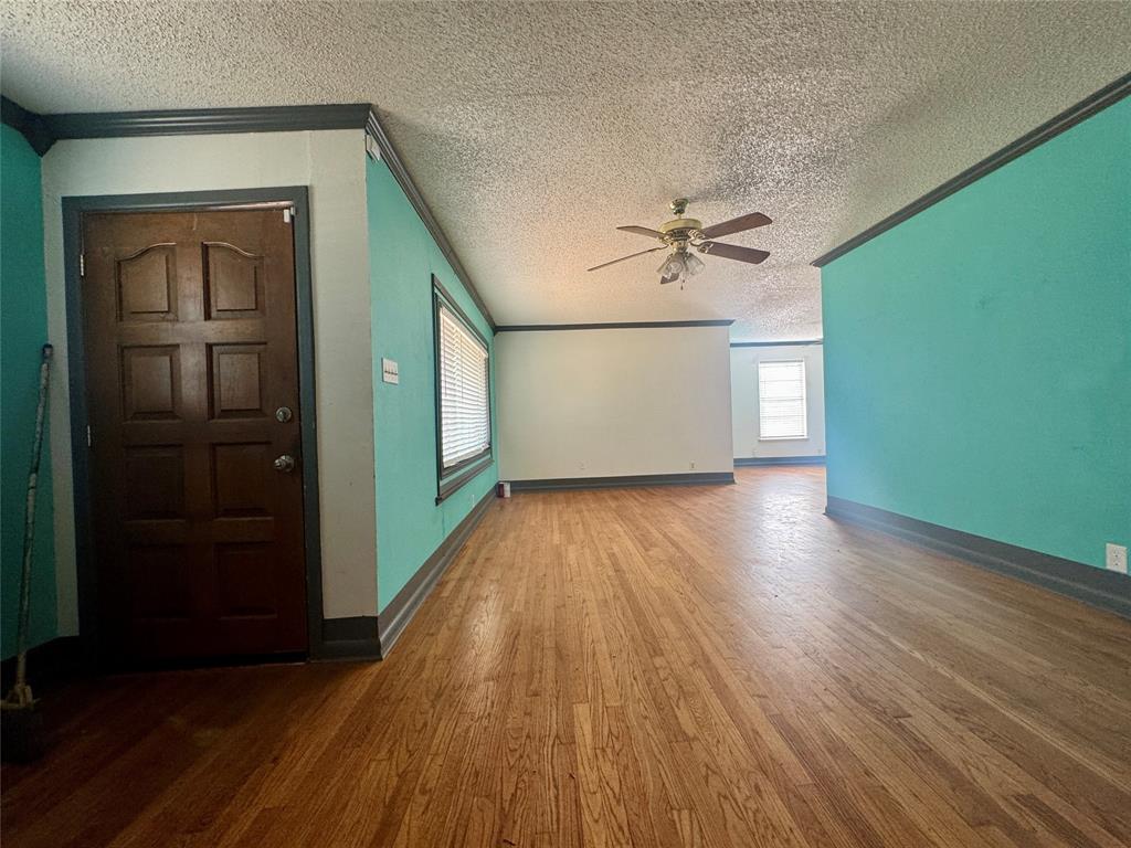 733 S La Salle Drive Property Photo 6