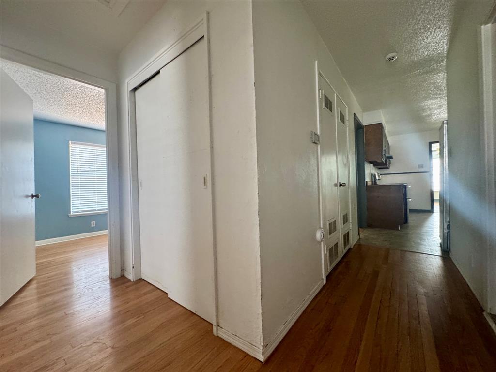 733 S La Salle Drive Property Photo 19