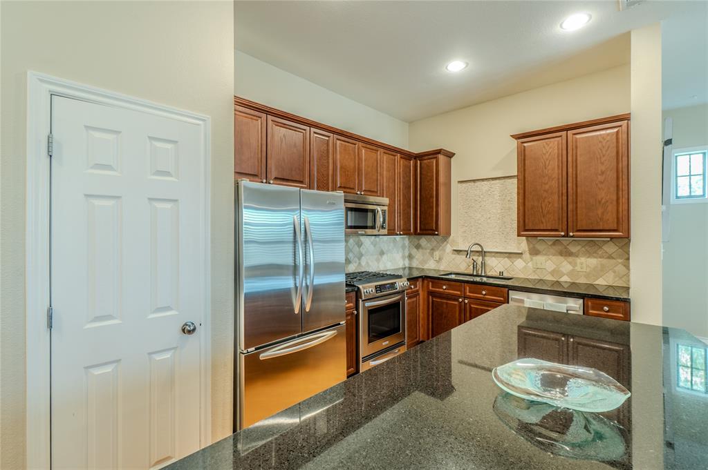 6050 Portrush Drive Property Photo 4