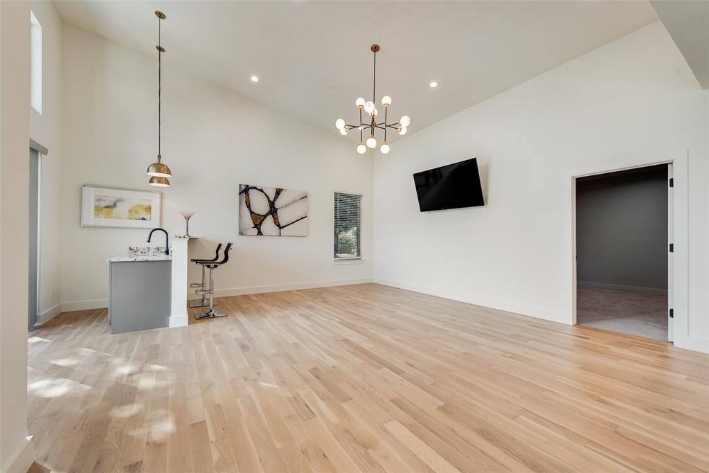 6411 Royal Lane Property Photo 10
