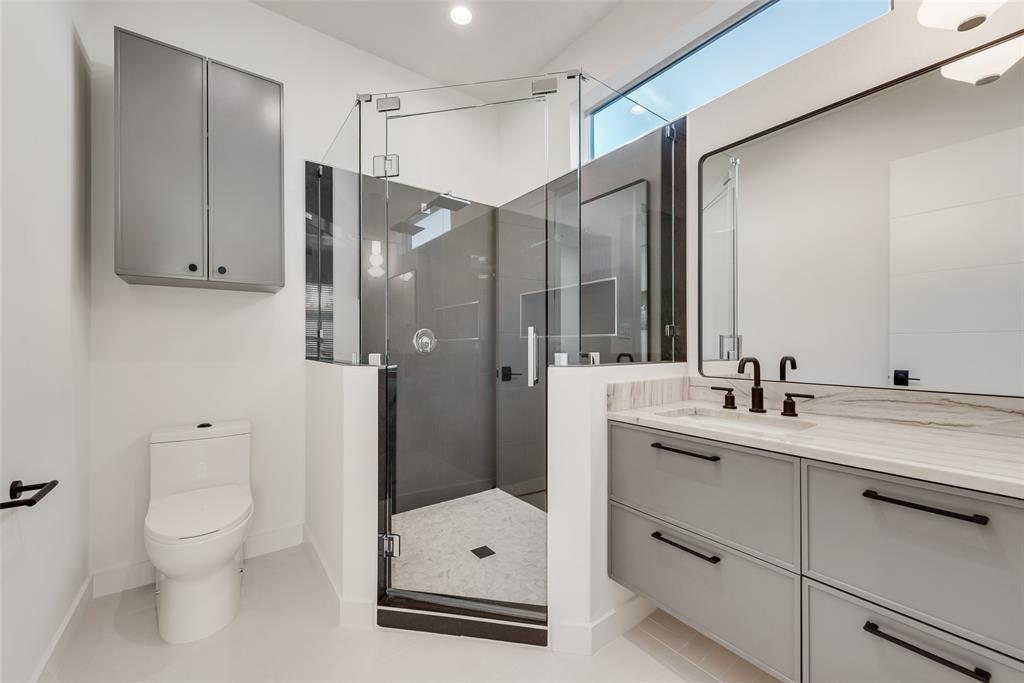 6411 Royal Lane Property Photo 18