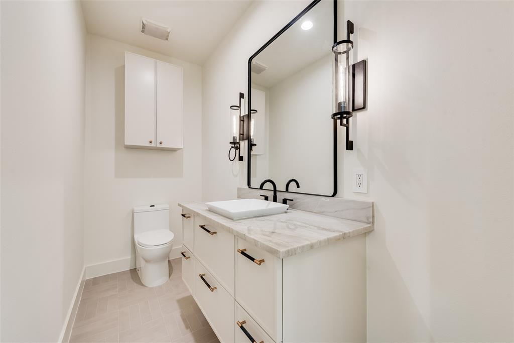 6411 Royal Lane Property Photo 27