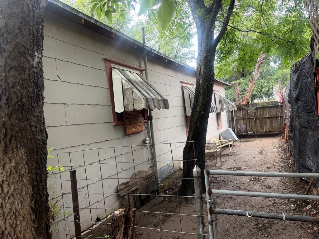 608 E Wichita Street Property Photo 5
