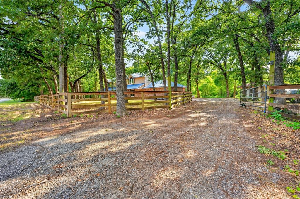 10504 County Road 2450 Property Photo 3