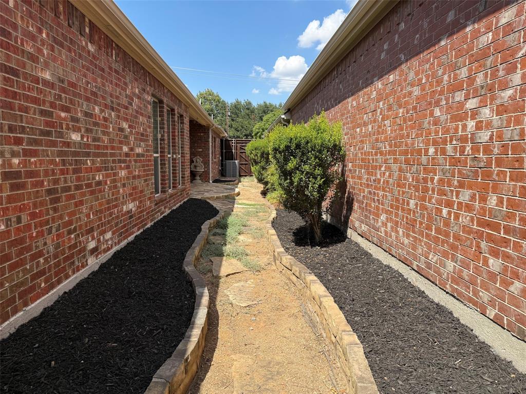 9724 Bell Rock Road Property Photo 26