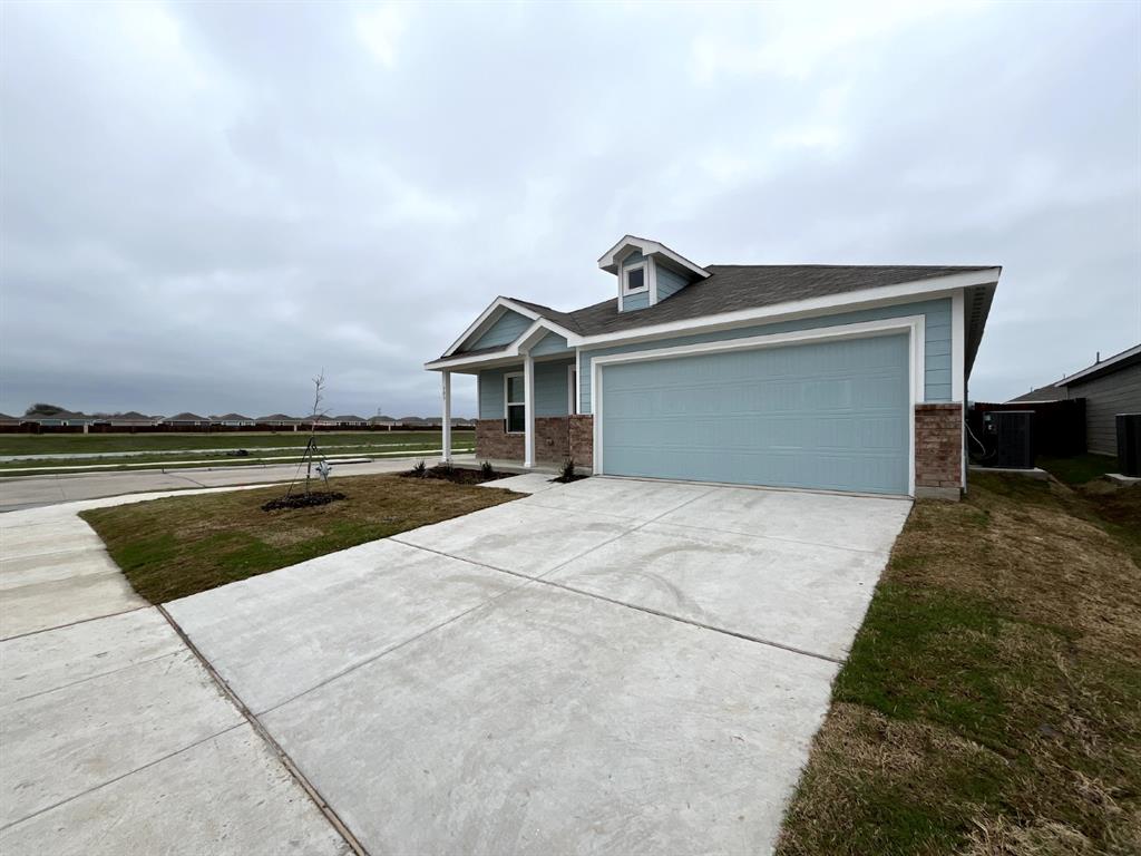 303 Ashbrook Way Property Photo 3