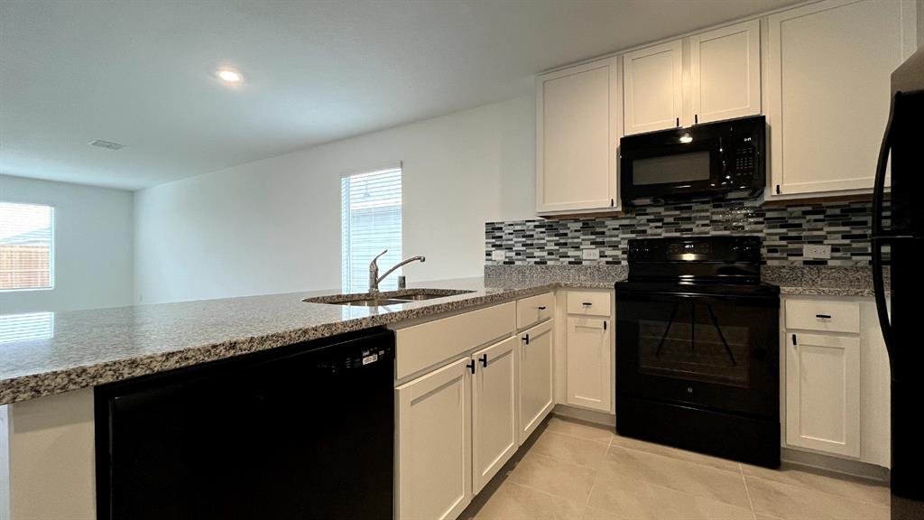 303 Ashbrook Way Property Photo 4