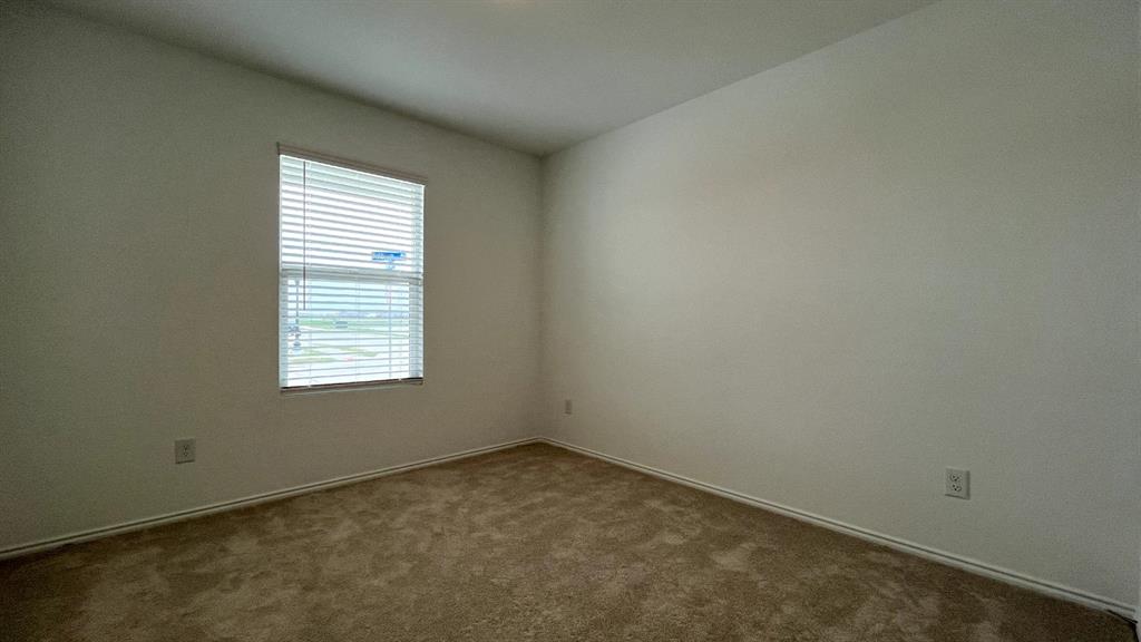 303 Ashbrook Way Property Photo 14