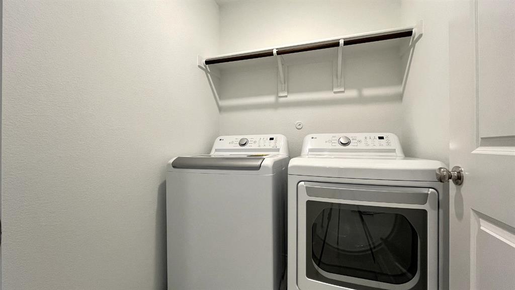 303 Ashbrook Way Property Photo 23