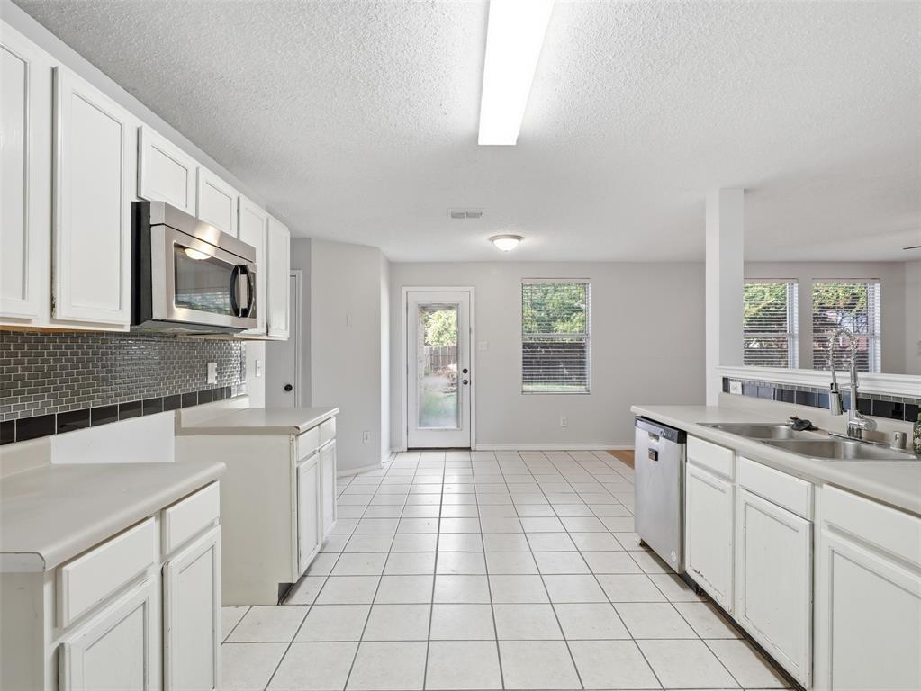 2937 Jamestown Drive Property Photo 17