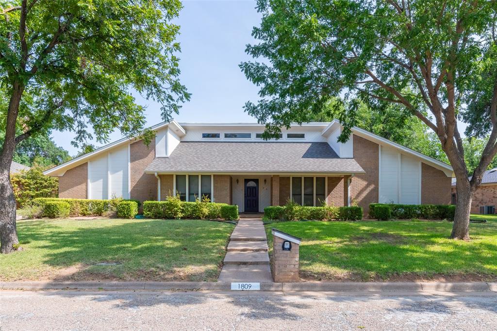 1809 Lytle Shores Drive Property Photo 2