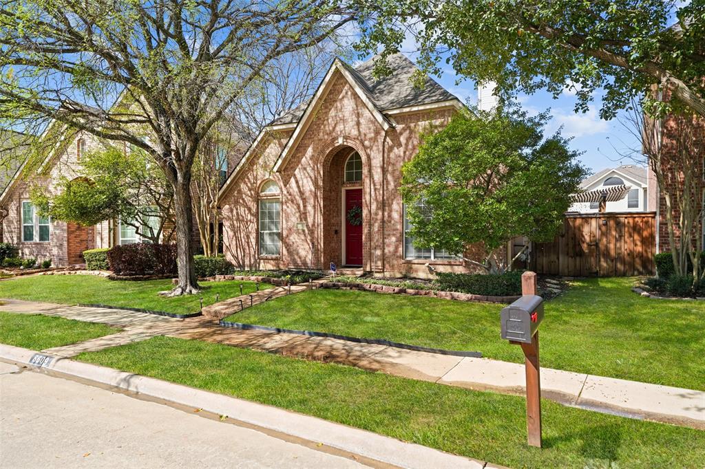 8609 Old Oak Drive Property Photo 1