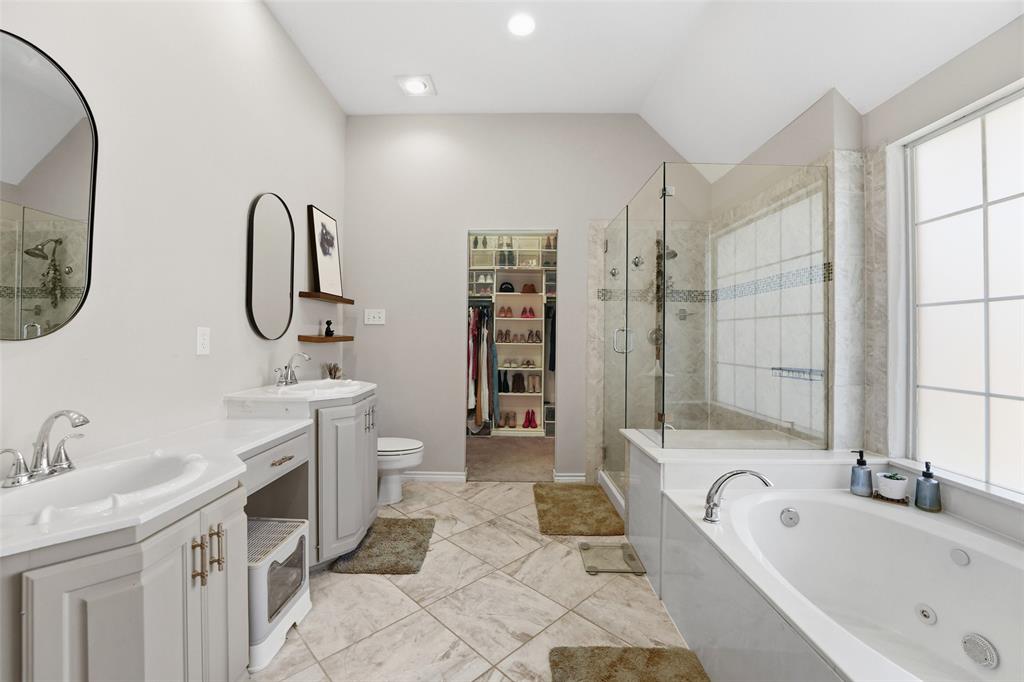 8609 Old Oak Drive Property Photo 10