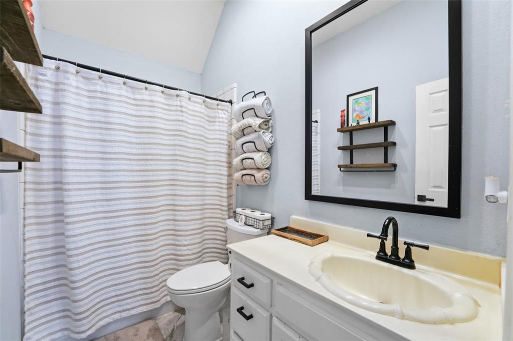 8609 Old Oak Drive Property Photo 13