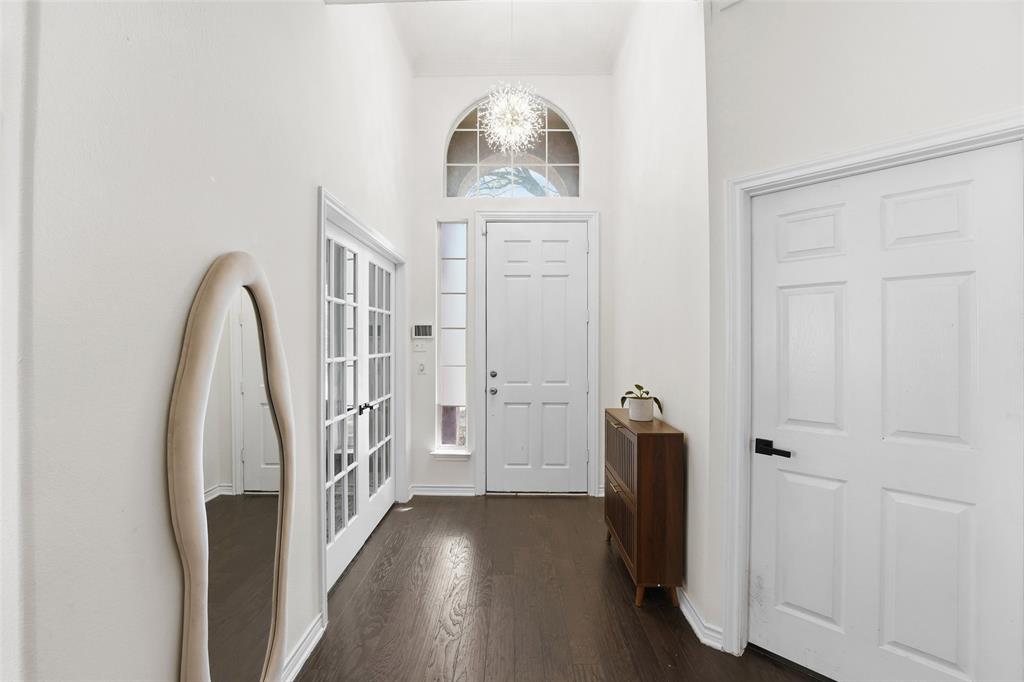 8609 Old Oak Drive Property Photo 14