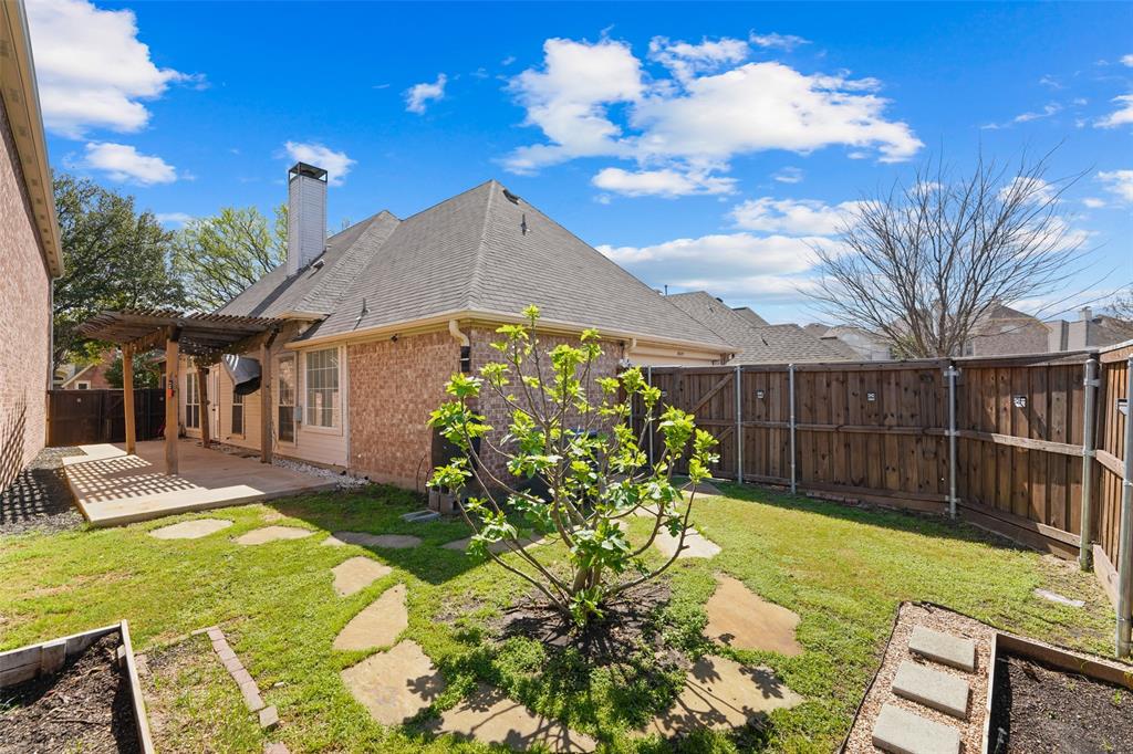 8609 Old Oak Drive Property Photo 17
