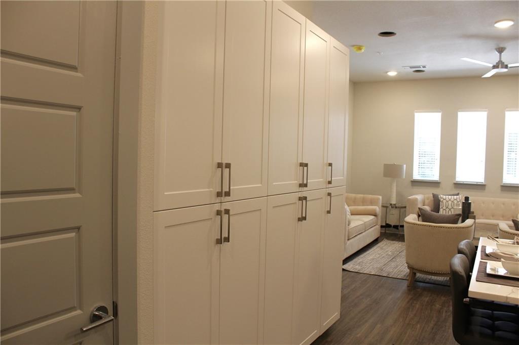 1902 Moser Avenue 1b Property Photo 3