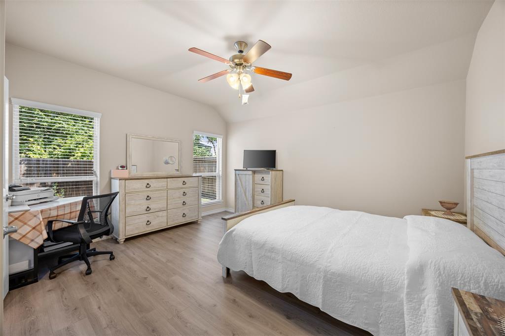 912 Gray Fox Drive Property Photo 18