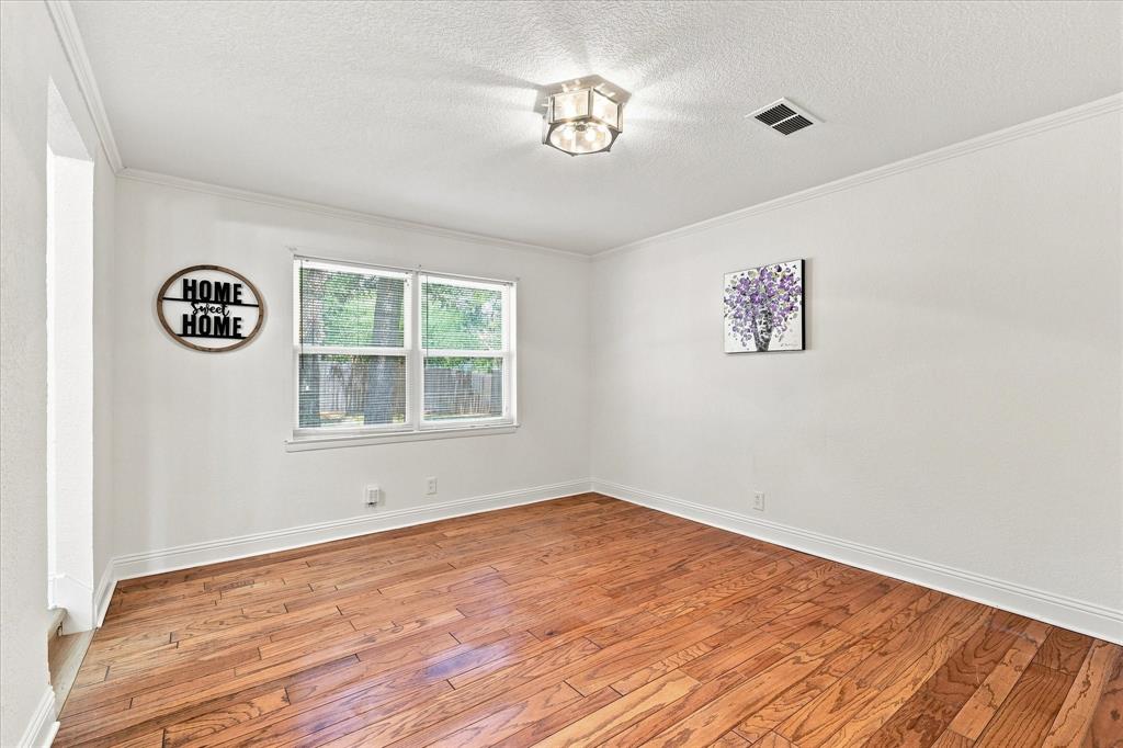 403 E Huitt Lane Property Photo 4
