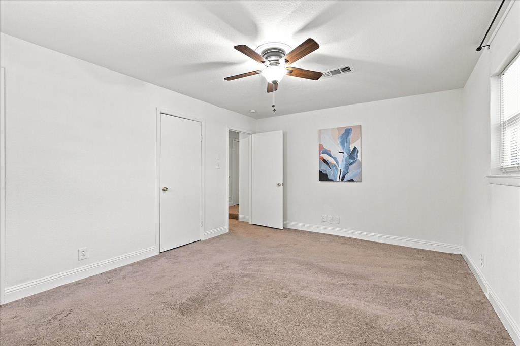 403 E Huitt Lane Property Photo 12
