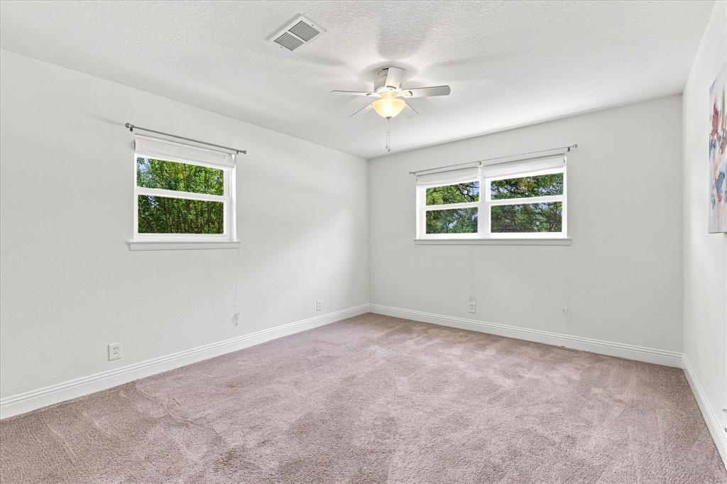 403 E Huitt Lane Property Photo 17