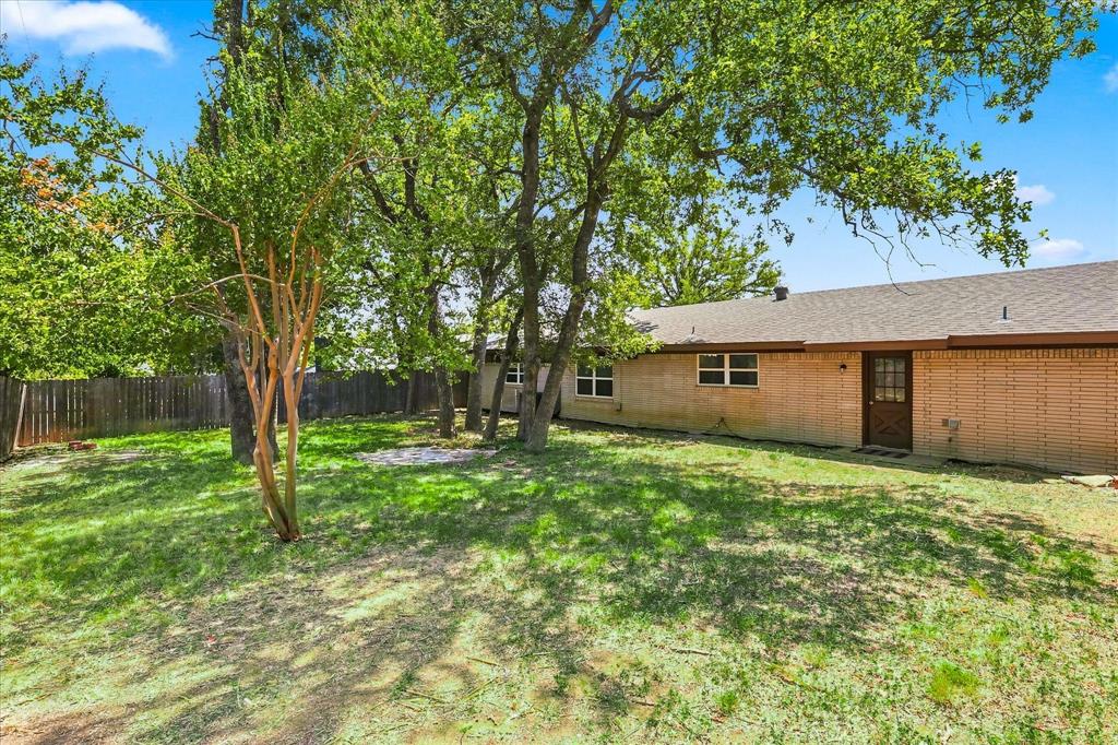403 E Huitt Lane Property Photo 19