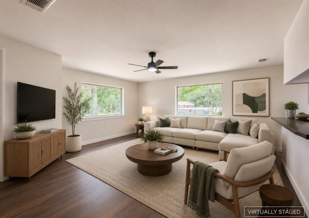 126 Post Oak Bend Property Photo 3