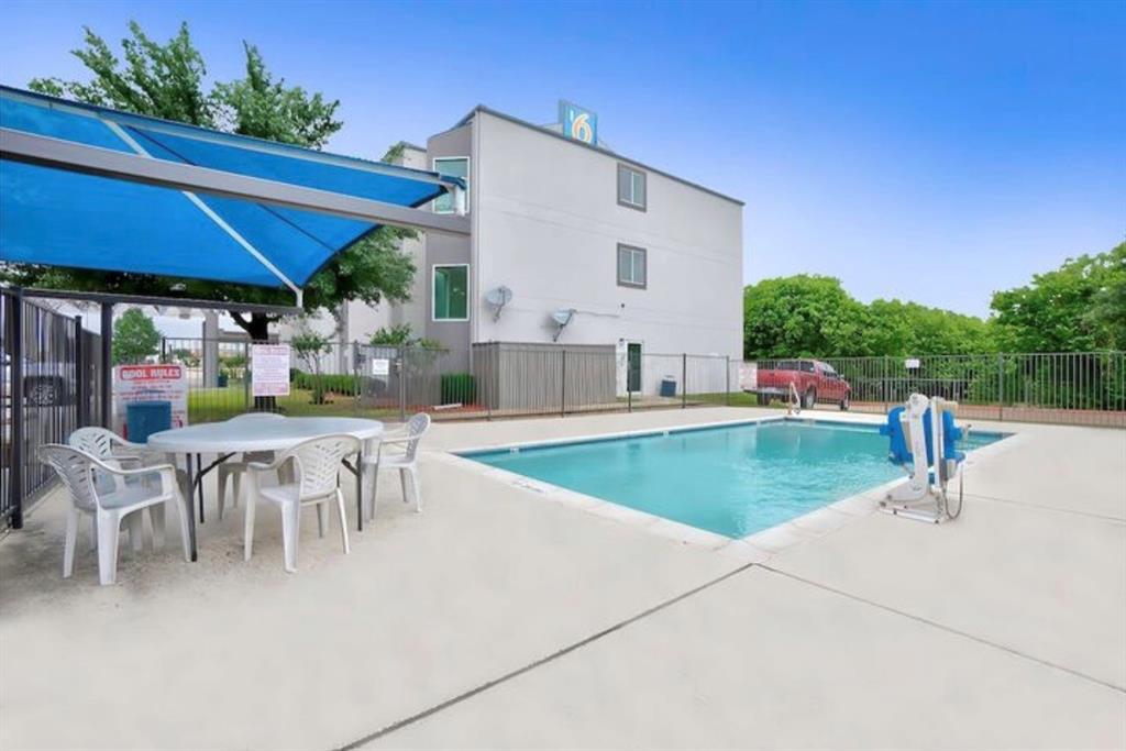 8601 Benbrook Boulevard Property Photo 4