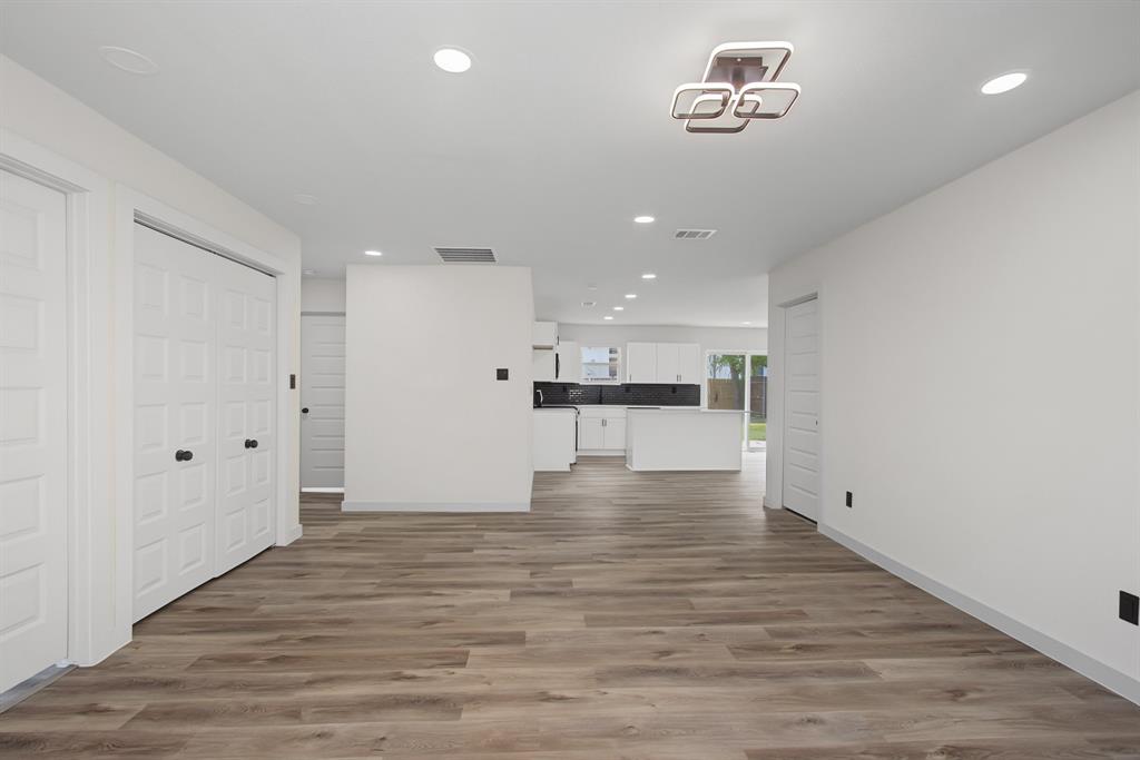 1101 Fouts Drive Property Photo 8