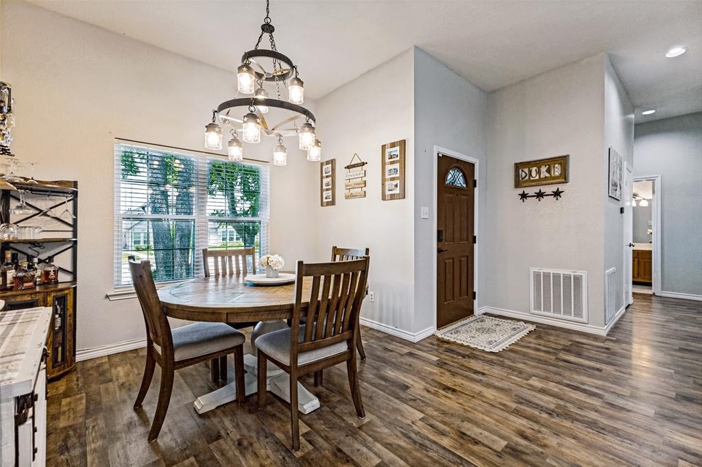 204 N W A Allen Boulevard Property Photo 10