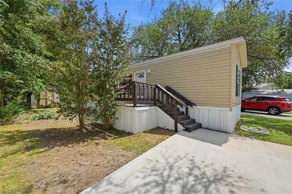 22 1601 E Fm 1417 Property Photo 3